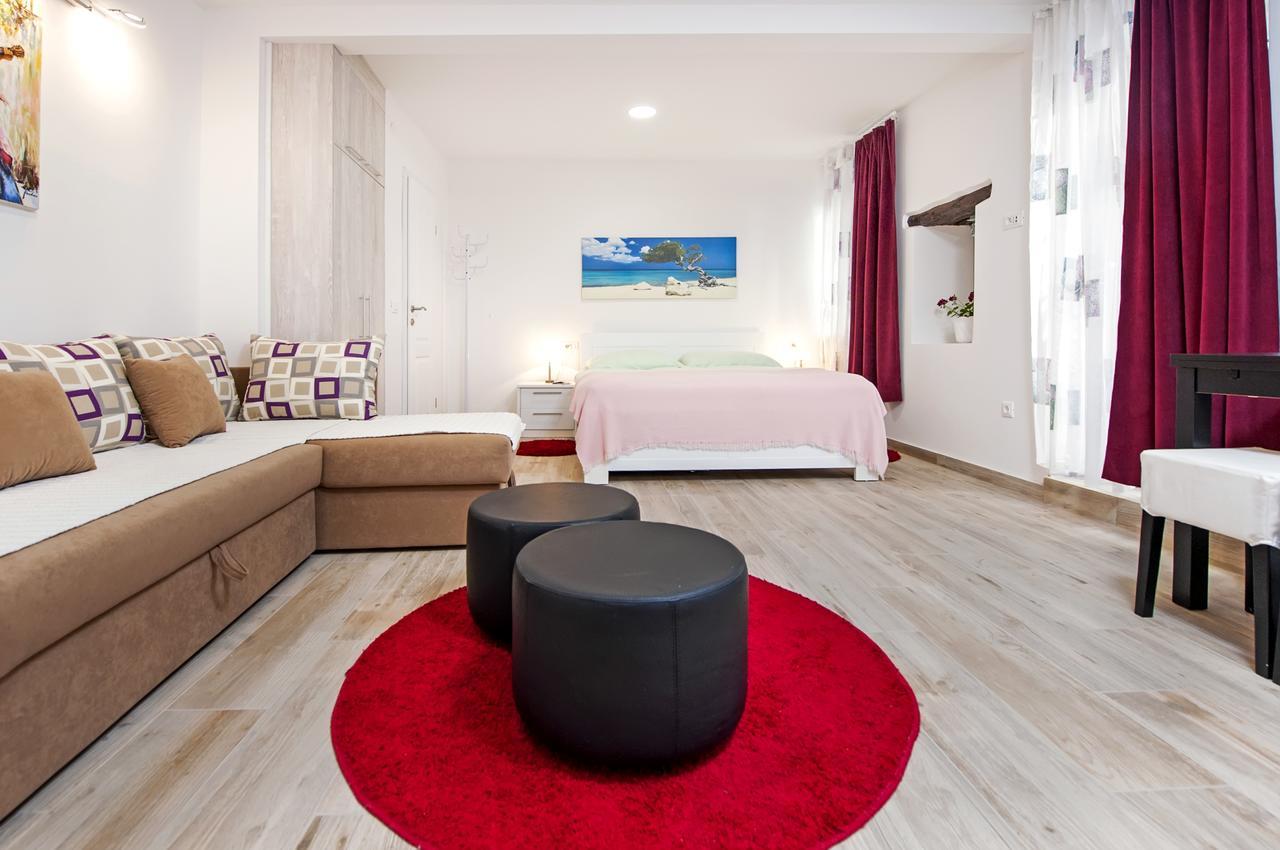 La Svalba Rooms & Studios Rovinj Exterior foto