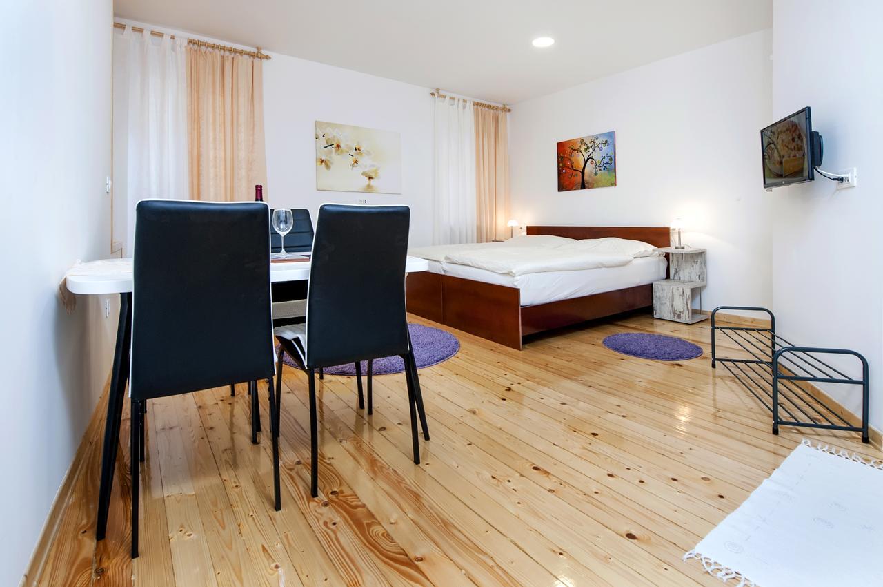 La Svalba Rooms & Studios Rovinj Exterior foto